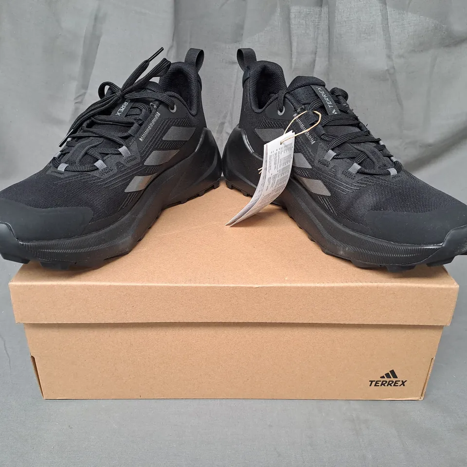 BOXED PAIR OF ADIDAS TERREX TRAILMAKER 2 SHOES IN BLACK UK SIZE 7.5