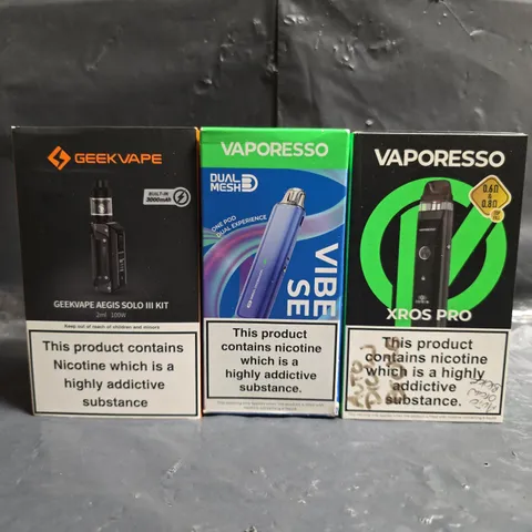 BOX OF APPROXIMATELY 20 ASSORTED E-CIGARETTE AND VAPING PRODUCTS TO INCLUDE VAPORESSO, GEEKVAPE, ETC - COLLECTION ONLY
