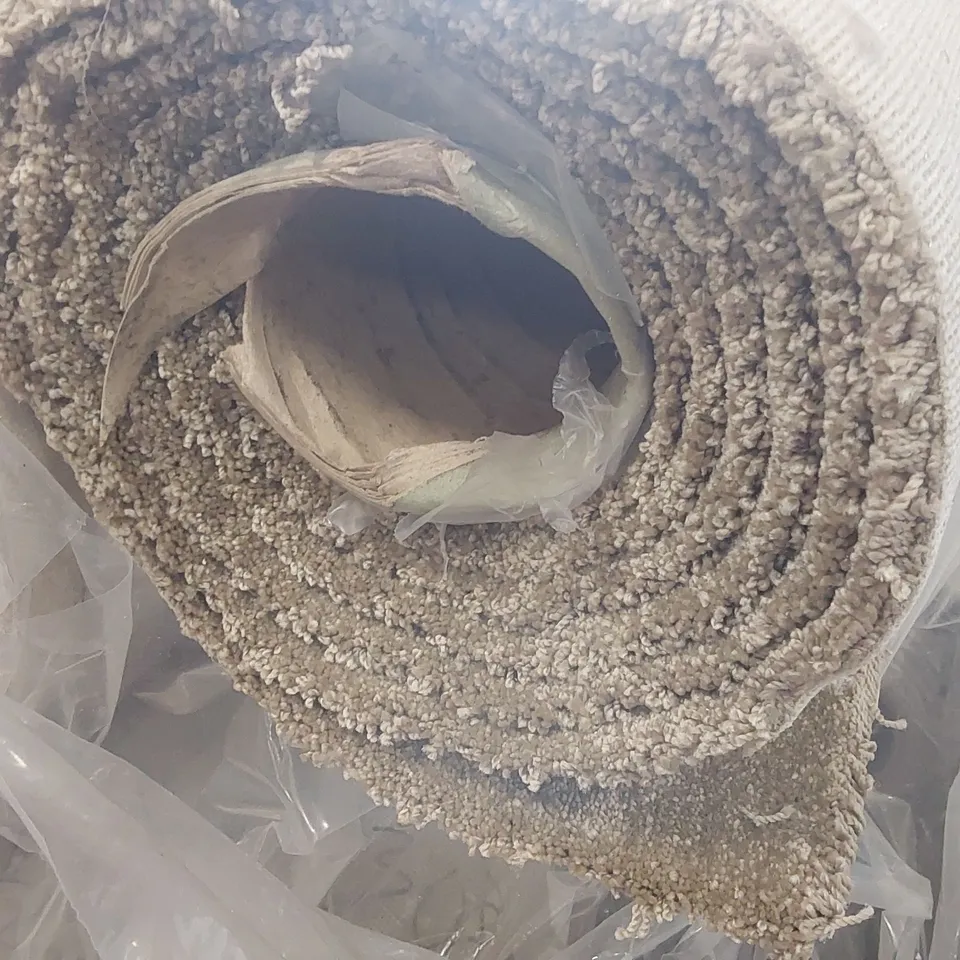 ROLL OF QUALITY ULTIMATE IMPRESSIONS BARONIAL CARPET - APPROXIMATELY 7.5 x 4m