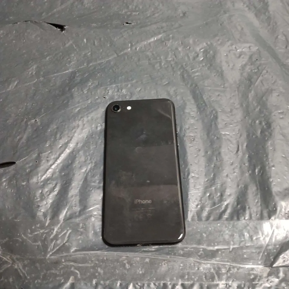 APPLE IPHONE (BLACK) SMARTPHONE – 4.7-INCH DISPLAY 