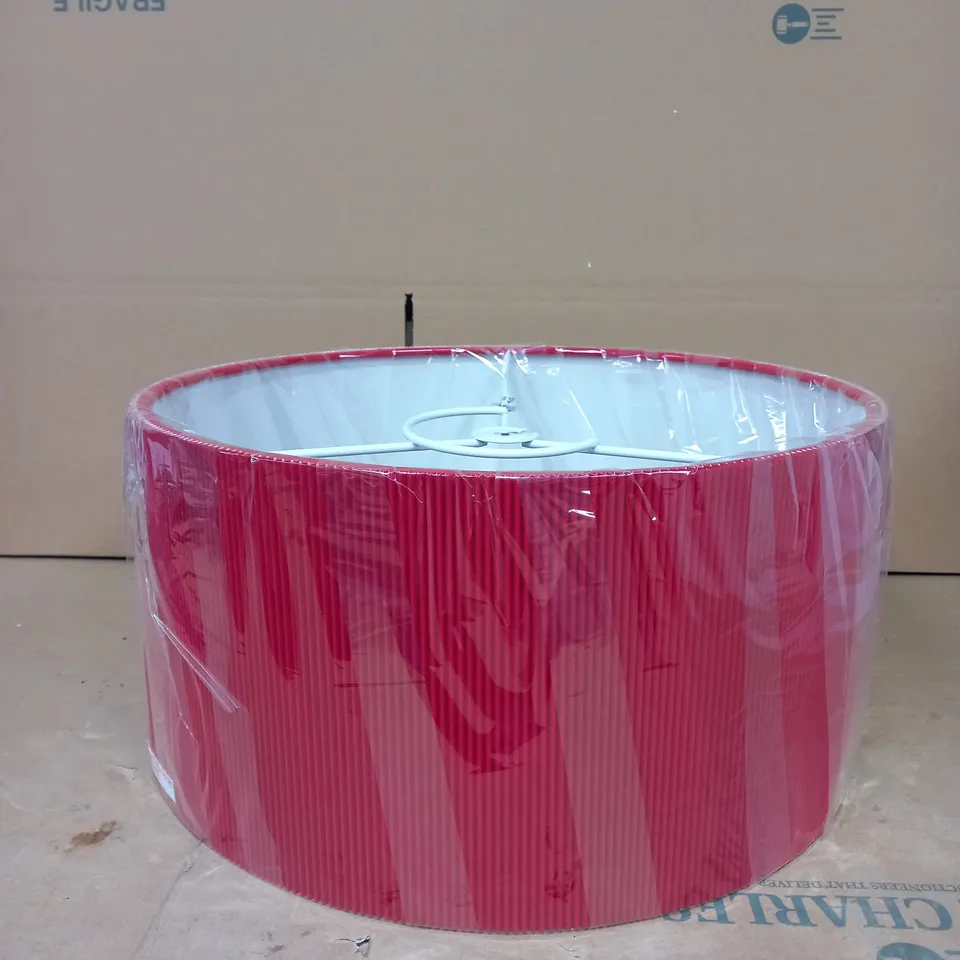 RED RIBBED LIGHTSHADE 40CM