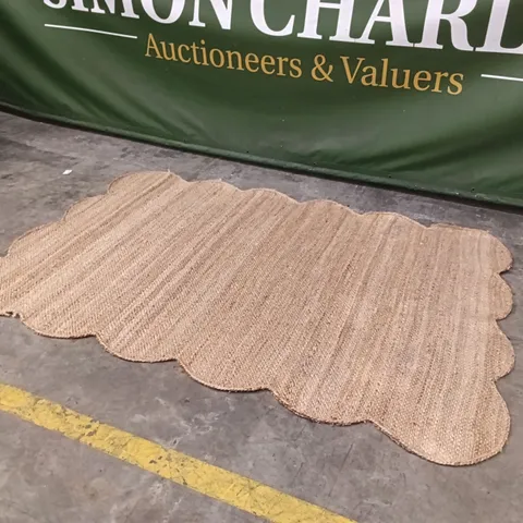 QUALITY DESIGNER AREA RUG - APPROXIMATELY 235CM X 165CM