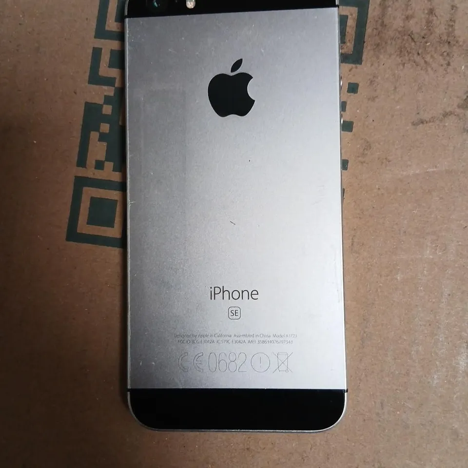 APPLE IPHONE SE (1ST GENERATION) – SILVER