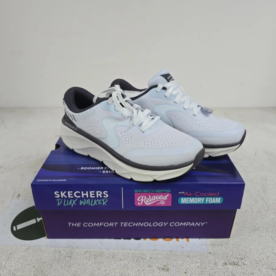SKECHERS D'LUXE WALKER TRAINERS SIZE 6 BOXED