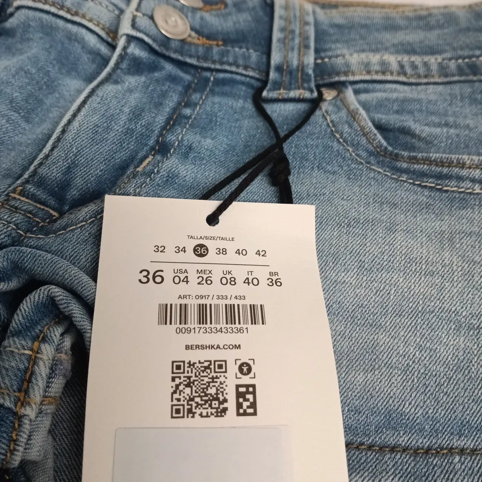 BERSHKA WOMEN'S LIGHT-WASH DENIM SHORTS – EU36 (UK8)