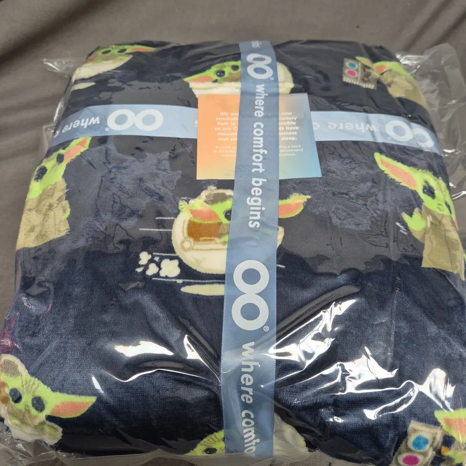 SEALED OODIE OVERSIZED HOODED BLANKET - FROGS