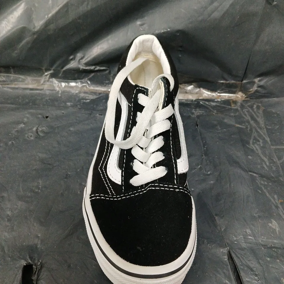 UNBOXED PAIR OF KIDS CANVAS VANS - UK SIZE 13 - 