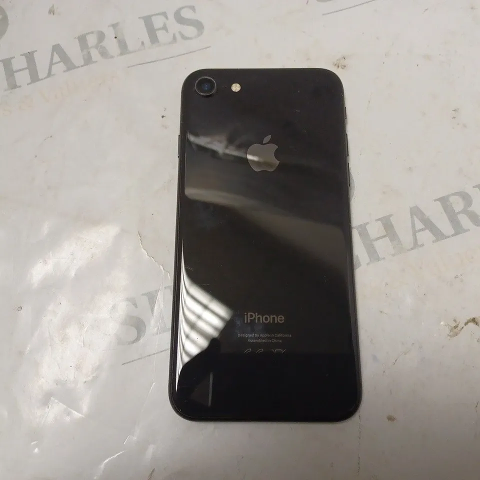 APPLE IPHONE 8