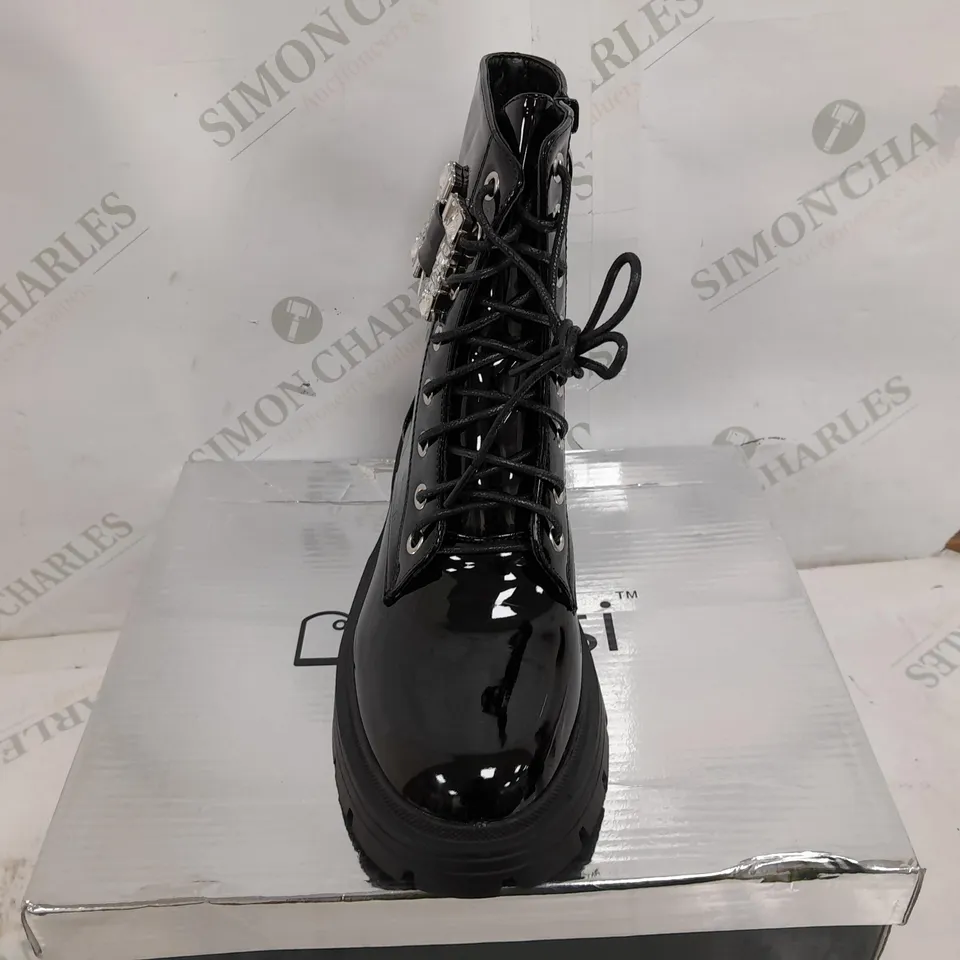 BOXED PAIR OF KELSI RAISED BOOTS IN BLACK - SIZE 37