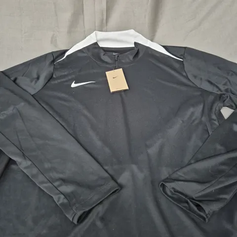 NIKE LOGO 1/4 ZIP TOP SIZE 2XL