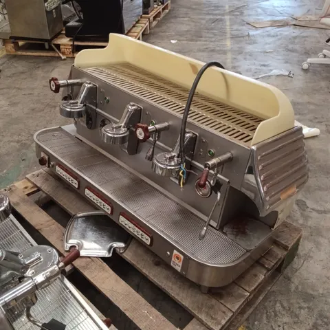 ELEKTRA TRIPLE HEAD COFFEE MACHINE