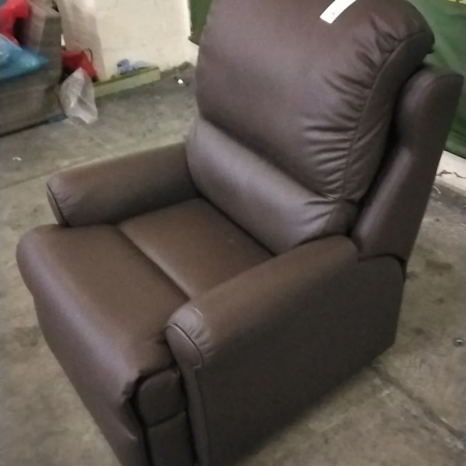 QUALITY BRITISH DESIGNED & MANUFACTURED G PLAN NEWMARKET MANUAL RECLINER OXFORD CHOCOLATE LEATHER ARMCHAIR 