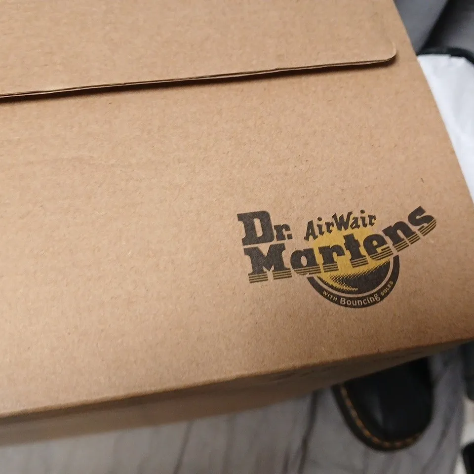 BOXED DR. MARTENS BUZZ HI BOOTS – UK 5 (EU 38) – BLACK