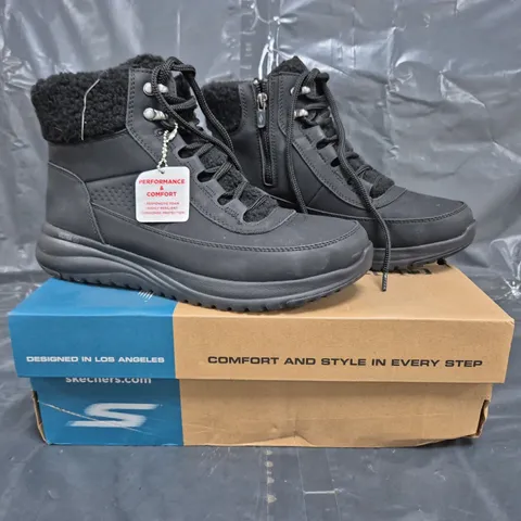BOXED PAIR OF SKECHERS GOGA MAT WATERPROOF BOOTS IN BLACK SIZE 7