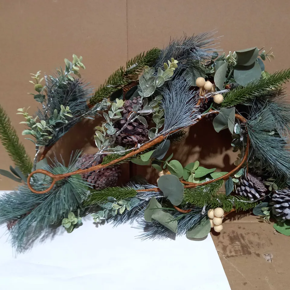 6FT EUCALYPTUS AND BERRY PRE LIGHT GARLAND RRP £29.99
