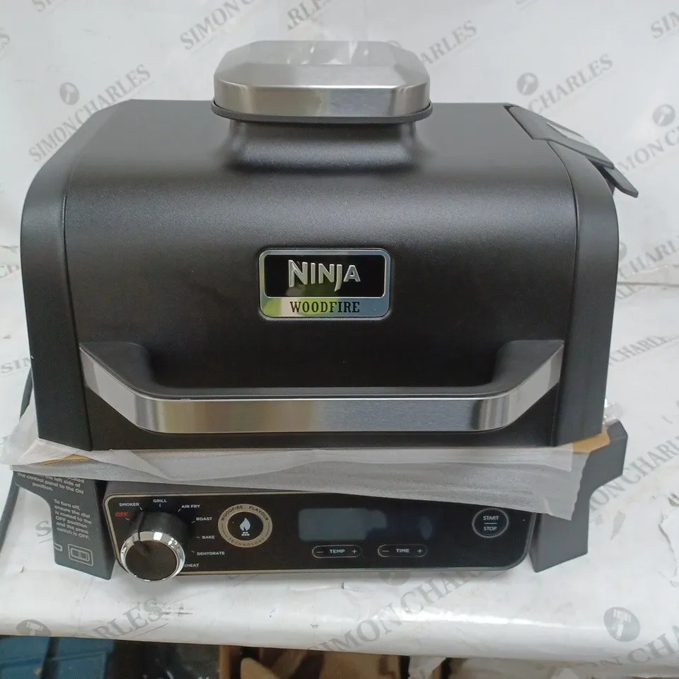 BOXED NINJA WOODFIRE ELECTRIC BBQ GRILL & SMOKER OG701UKQ