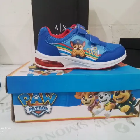 BOXED PAIR OF PAW PATROL LIGHT UP KIDS SIZE 30