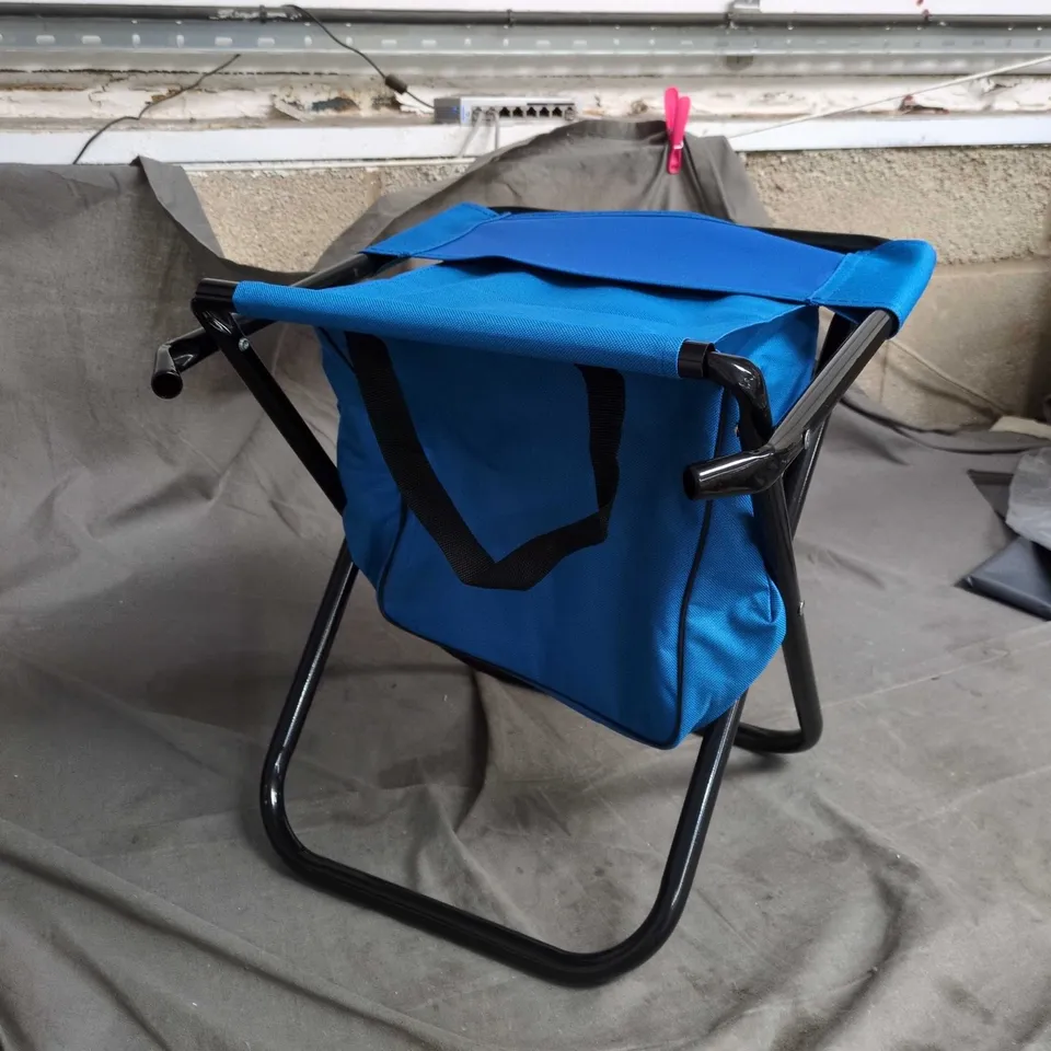 FOLDABLE CHAIR WITH BLUE STORAGE BAG ON BLACK METAL FRAME