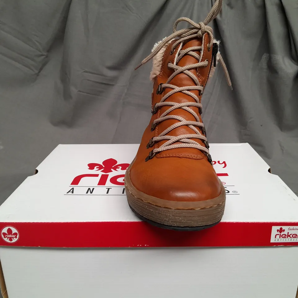 BOXED PAIR OF RIEKER FLEECE LINING BOOTS IN BROWN - UK 6