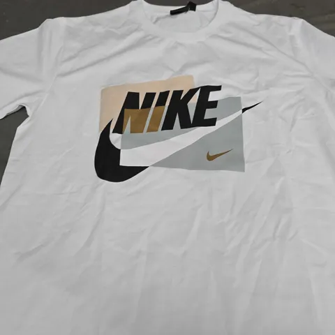 NIKE GRAPHIC TEE - SIZE XL