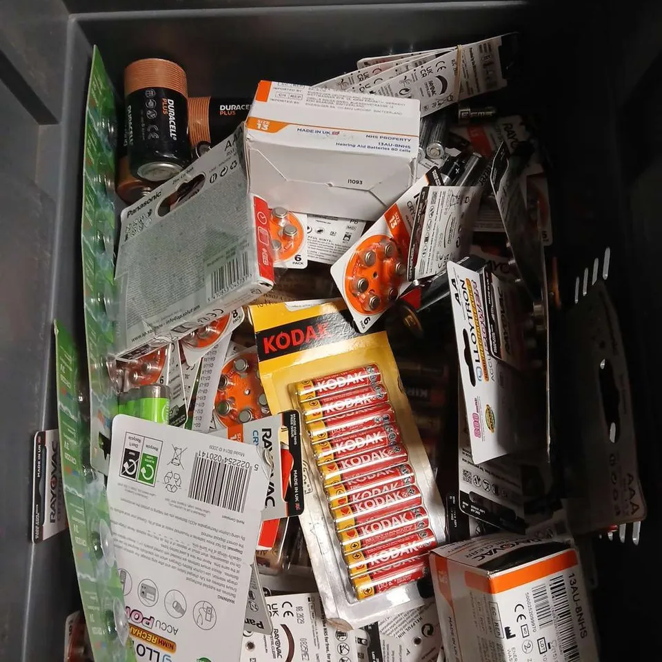 APPROXIMATELY 25 ASSORTED BATTERY PRODUCTS TO INCLUDE AA, AAA, BUTTON CELL ETC