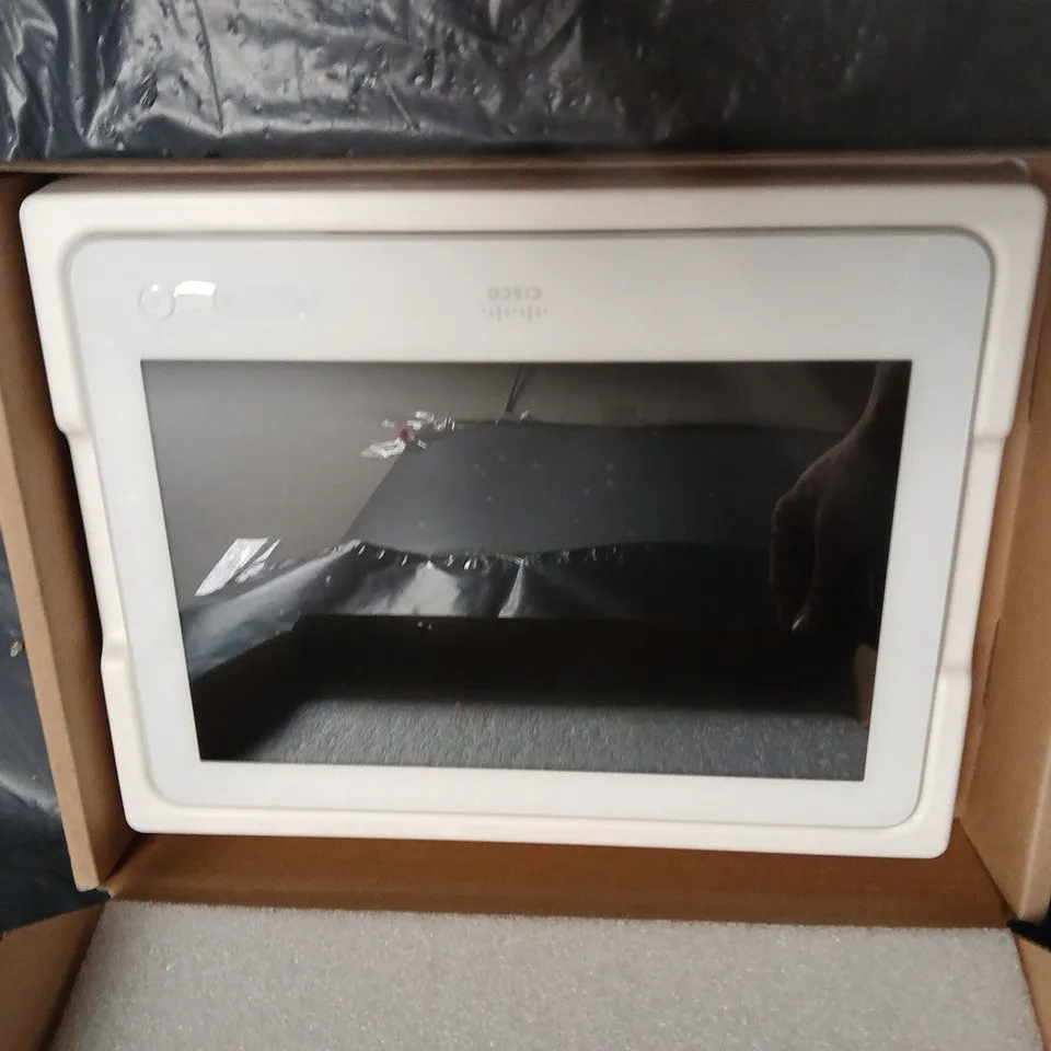 CISCO TOUCH 10 TOUCHSCREEN PANEL – BOXED WITH INSTALLATION GUIDE