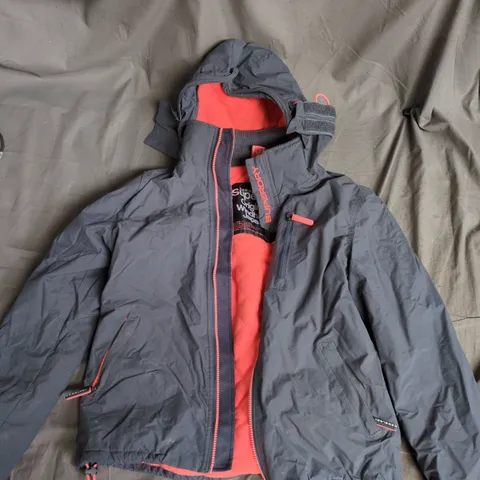 SUPERDRY ORIGINAL WINDHIKER JACKET – KIDS, SIZE L
