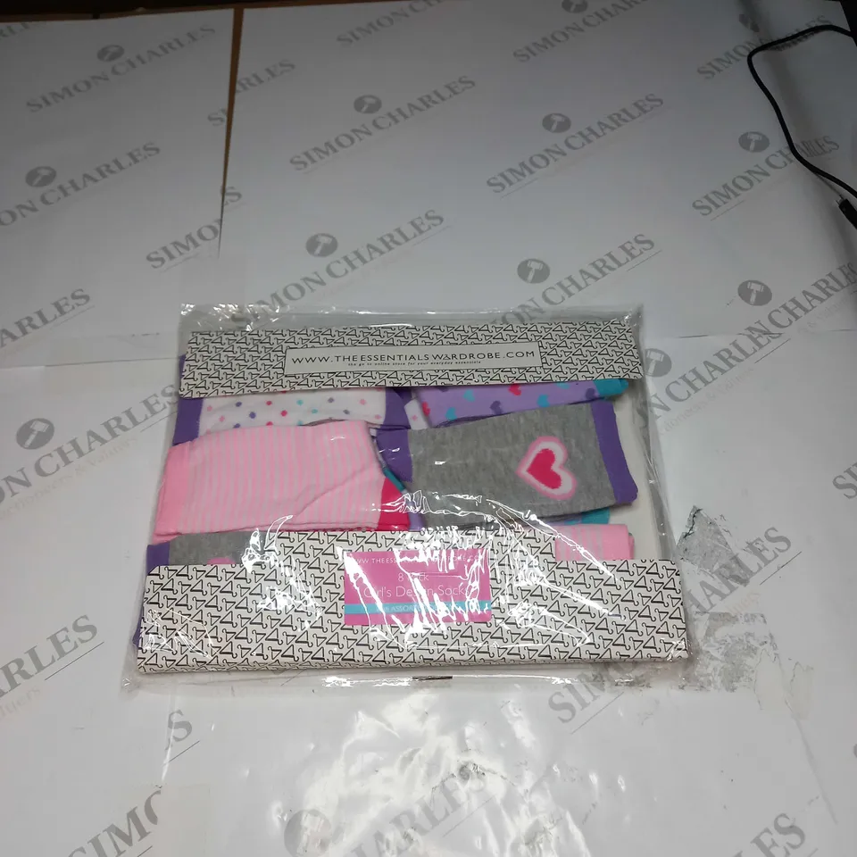 THE ESSENTIALS WARDROBE - 8 GIRLS DESIGN SOCKS 