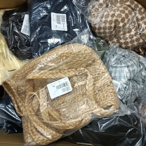 APPROXIMATELY 25 ASSORTED CLOTHING ITEMS IN VARIOUS SIZES, COLOURS & STYLES TO INCLUDE BRANDS SUCH AS RUTH LANGSFORD, APRICOT, D&CO ETC - COLLECTION ONLY