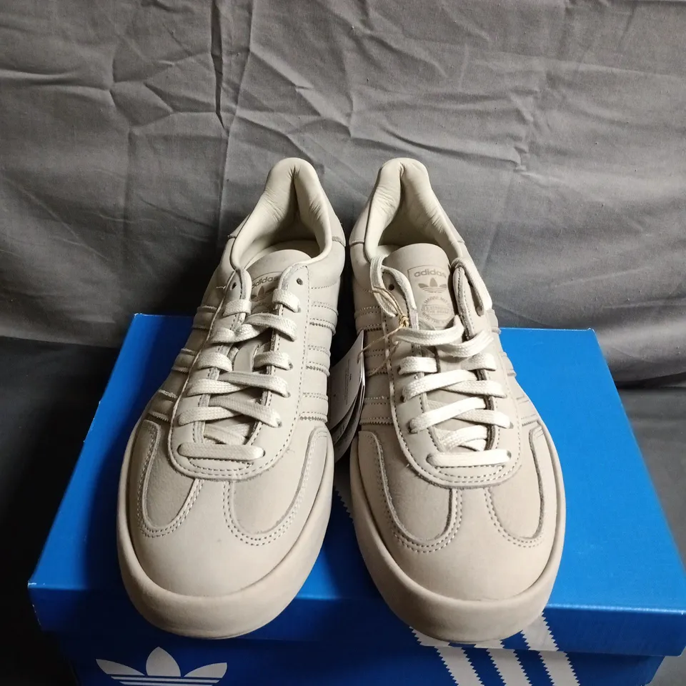 BOXED PAIR OF ADIDAS GAZELLE INDOOR LUX TRAINERS – GREY, UK 8 