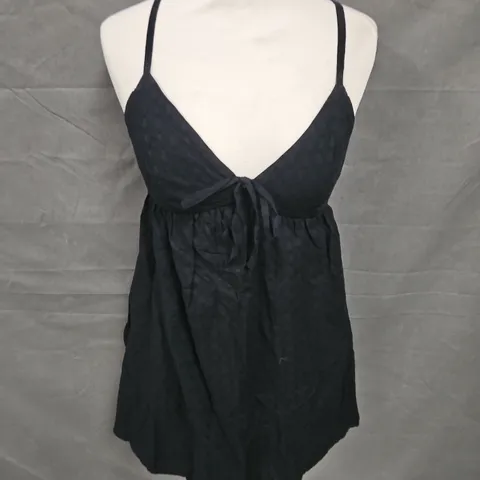 HOLLISTER OPEN BACK MINI DRESS IN BLACK SIZE XXS