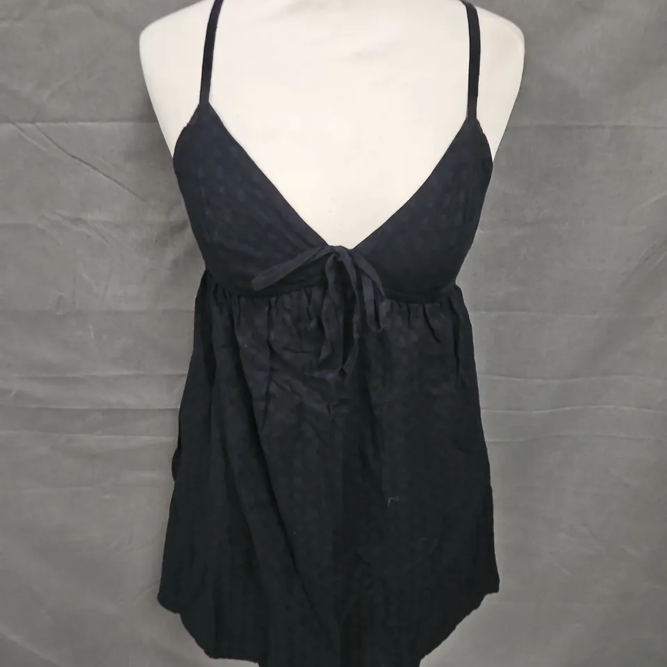 HOLLISTER OPEN BACK MINI DRESS IN BLACK SIZE XXS