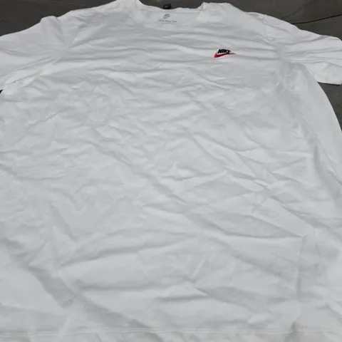 NIKE PLAIN LOGO T-SHIRT, WHITE - UK SIZE XXL