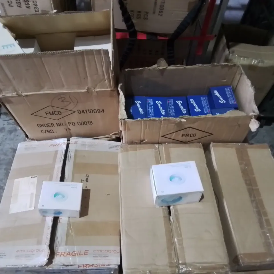 PALLET CONTAINING 8 MULTIPACK BOXES OF ASSORTED LIGHTING ITEMS TO INCLUDE EMCO DOWNLIGHTS AND 4-LAMP CEILING LIGHTS