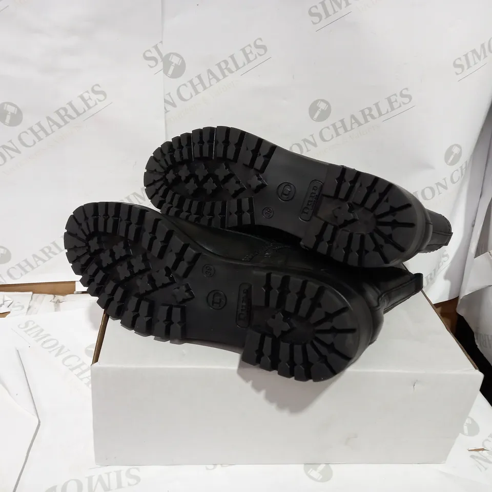 BOXED PAIR OF - SIZE 