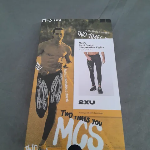 BOXED 2XU MENS LIGHT SPEED COMPRESSION TIGHTS IN BLACK/GOLD REFLECTVE SIZE L