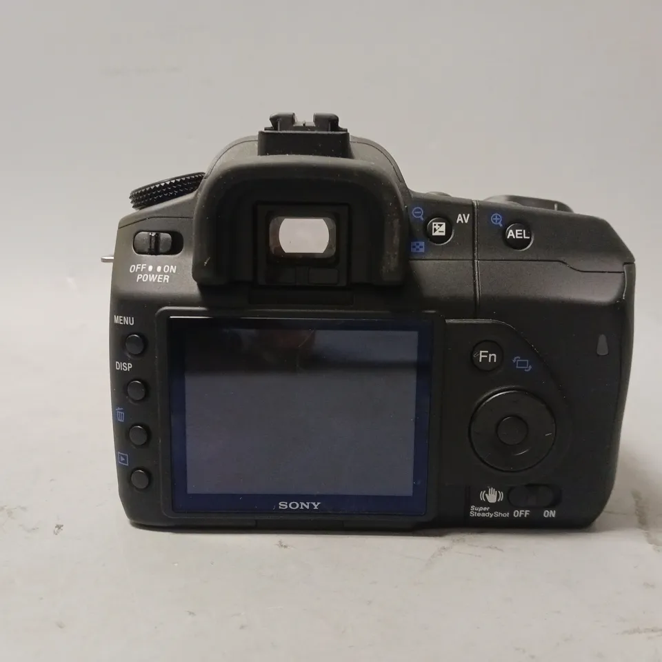 SONY DSLR-A200 CAMERA