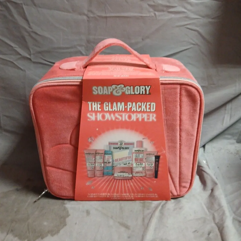 SOAP & GLORY THE GLAM-PACK SHOWSTOPPER GIFT SET – PINK MAKEUP CASE