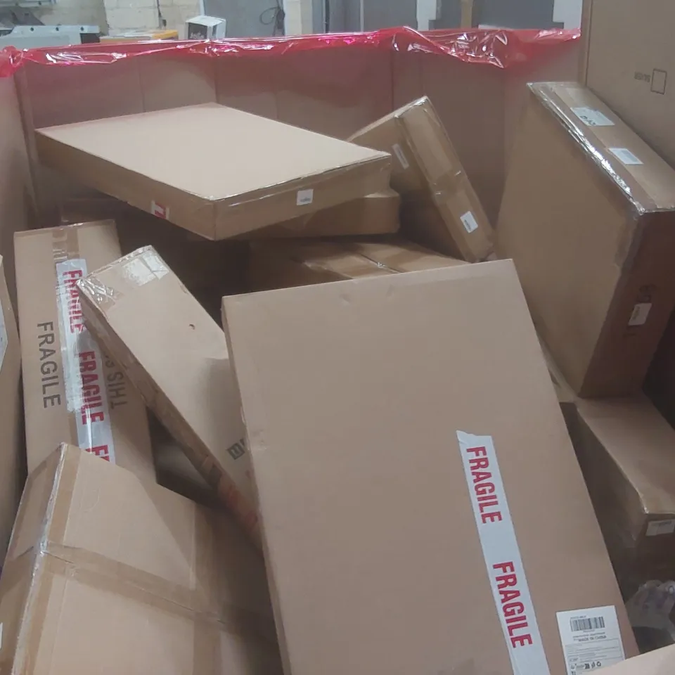 PALLET CONTAINING A VERY LARGE QUANTITY OF ASSORTED ITEMS INCLUDING: FLOATING SHELVES, BAMBOO BATH TRAY, BATH PHONE RACK, LIGHTS ECT