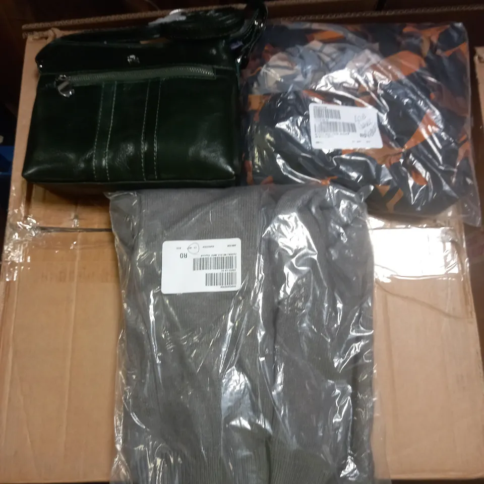 APPROXIMATELY 10 LADIES CLOTHING AND HANDBAG ITEMS. ASSORTED COLOURS, SIZES AND STYLES 