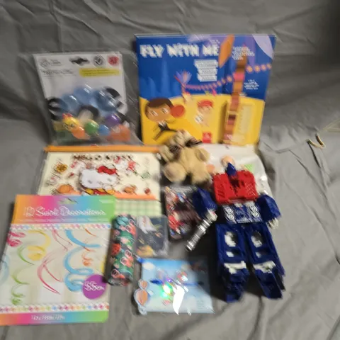 APPROXIMATELY 5 ASSORTED TEETHING RING, DECORATIONS AND TRANSFORMER FIGURES
