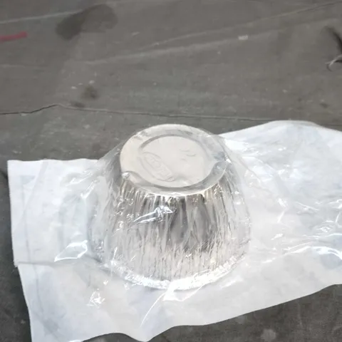 LARGE QUANTITY OF FOIL BOWLS