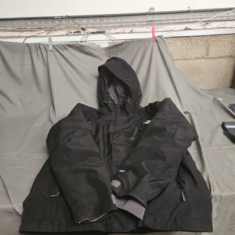 THE NORTH FACE BLACK MEDIUM COAT 