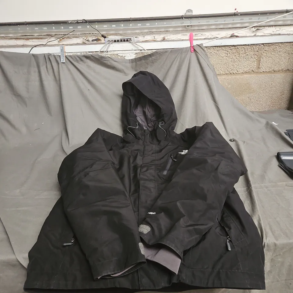 THE NORTH FACE BLACK MEDIUM COAT 