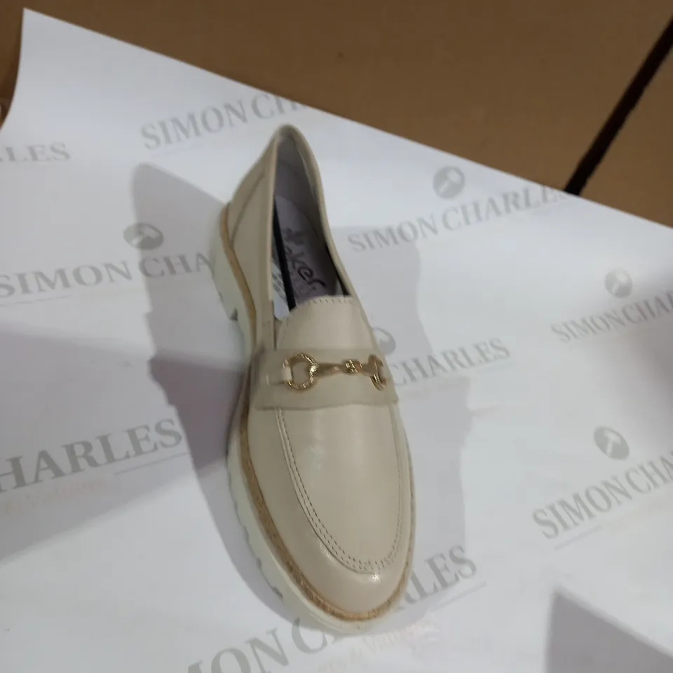 RIEKER BEIGE LOAFERS SIZE 6.5
