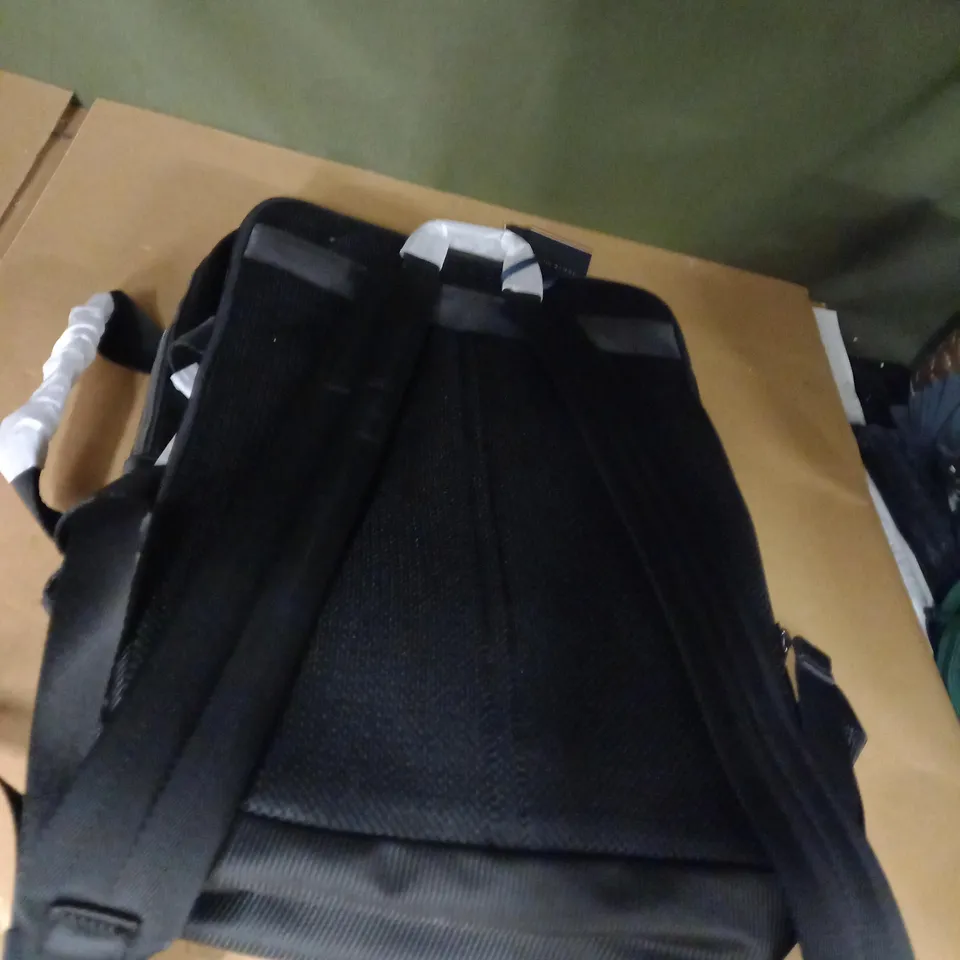 TOMMY HILFIGER BLACK WORK BAG 