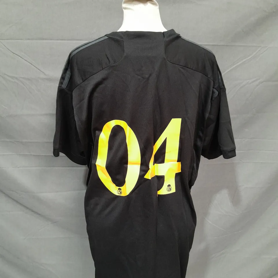 ADIDAS REAL MADRID FOOTBALL  SHIRT - 04 - LARGE