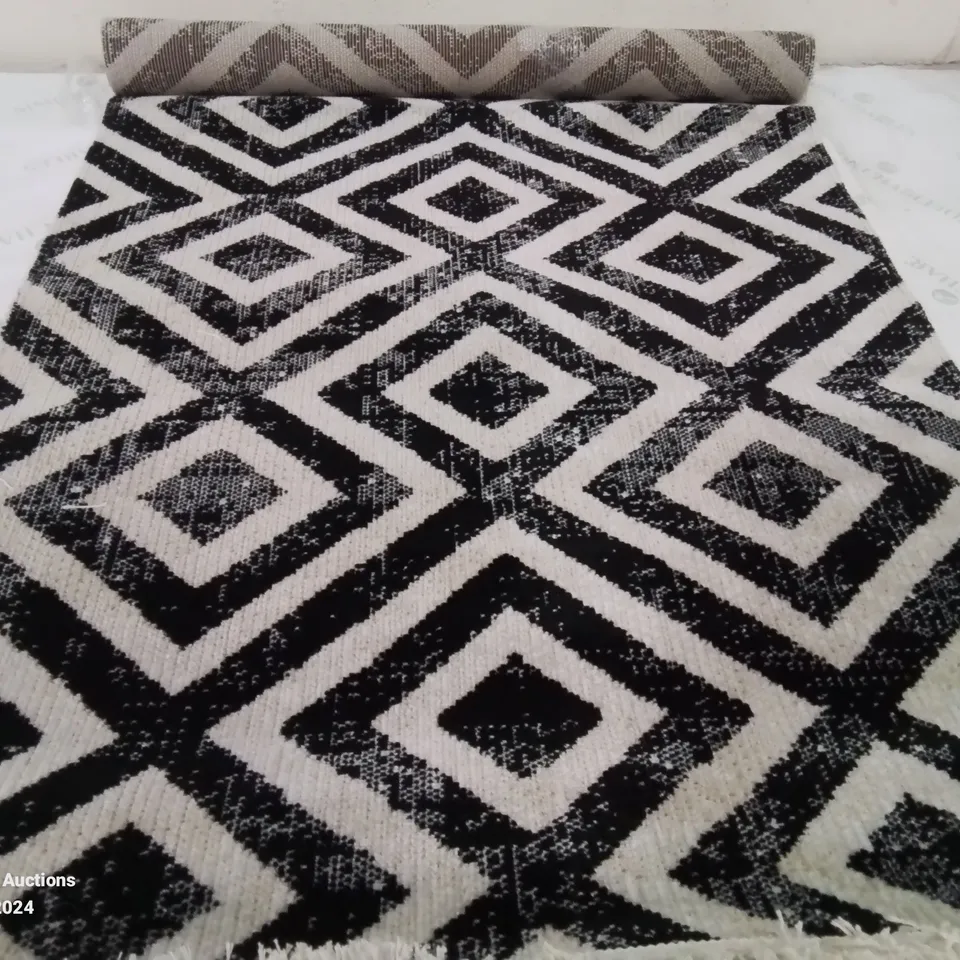 BRAND NEW PACO HOME 821 BLACK-WHITE 80X150CM RUG