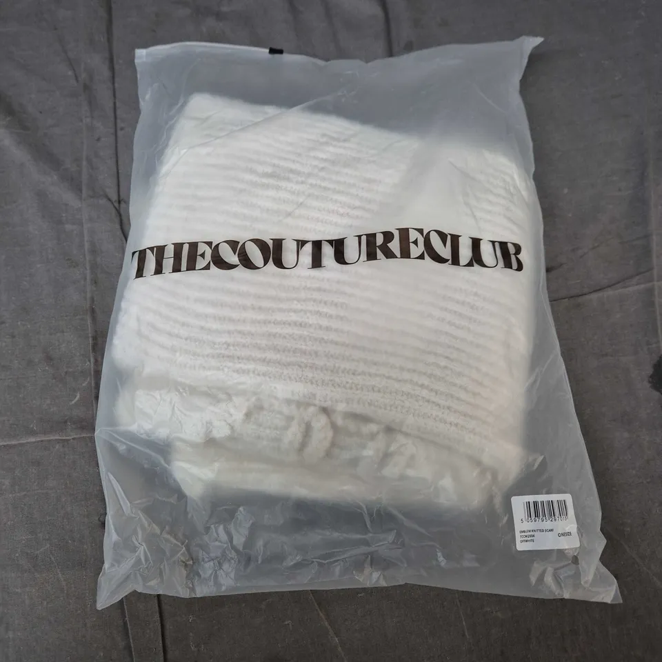 BAGGED THE COUTURE CLUB EMBLEM KNITTED SCARF IN WHITE