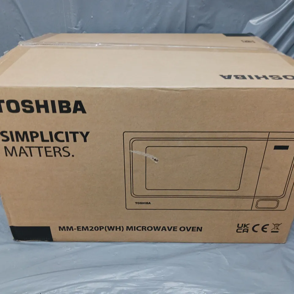 BOXED TOSHIBA MICROWAVE OVEN IN WHITE